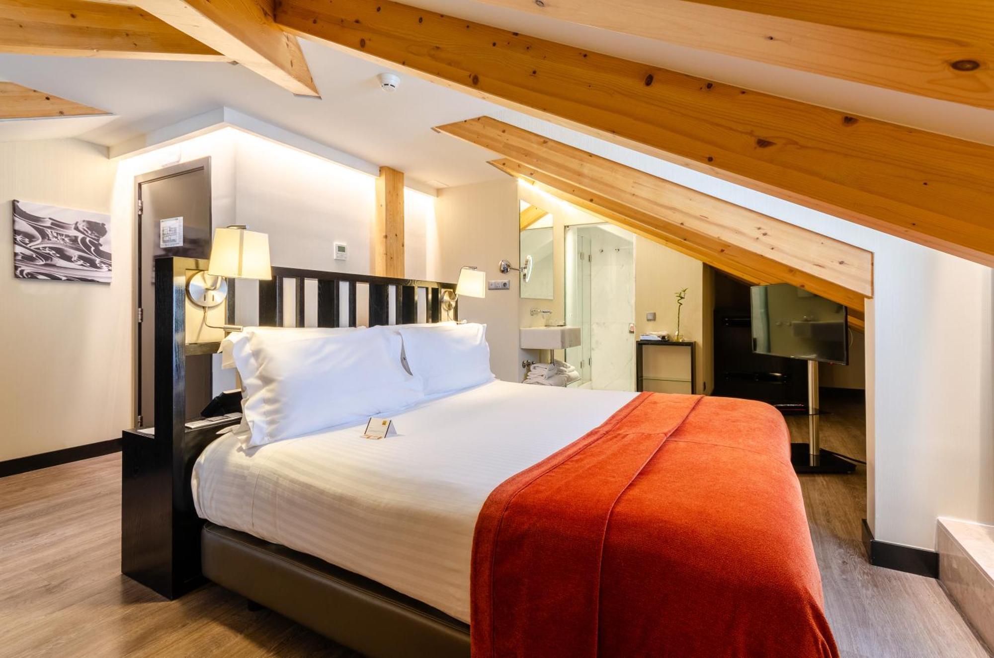 Hotel Santa Justa 4*